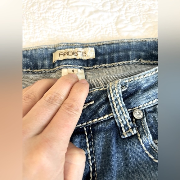Arden B Blinged Pocket Bootcut Jeans | 33” Inseam, Size 4 - Picture 3 of 6